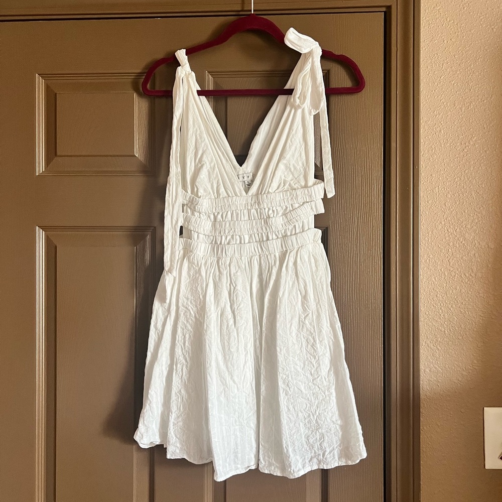 Chic White Backless Dress